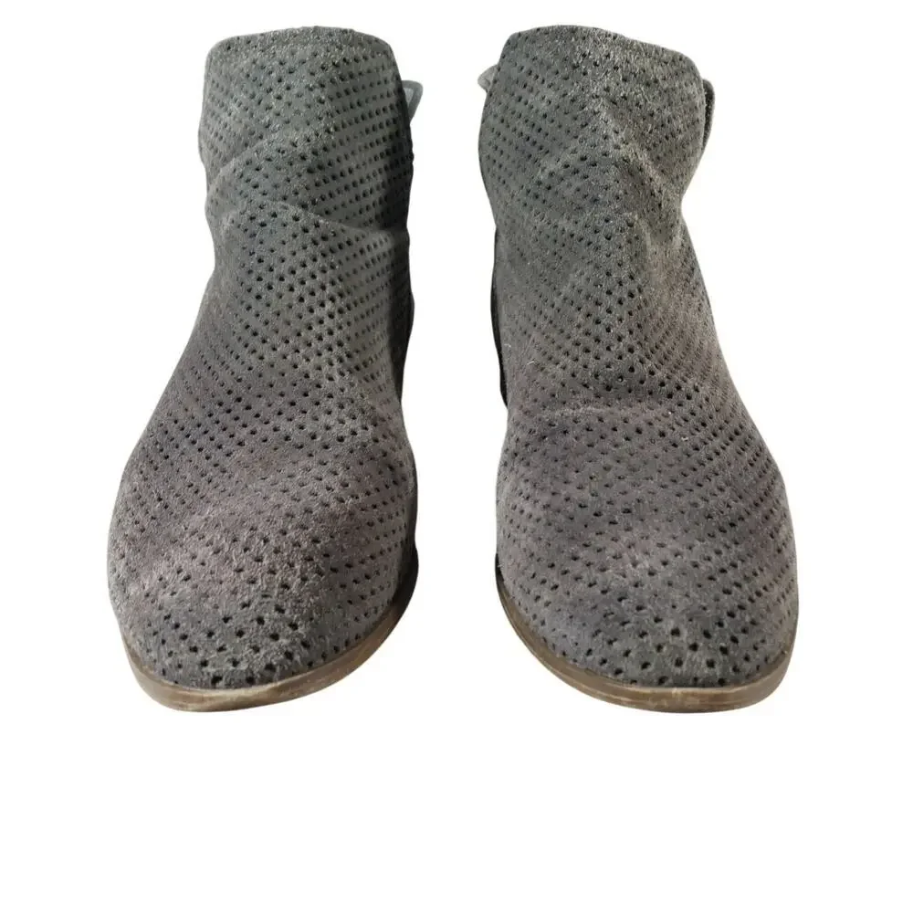 CROWN VINTAGE! DOVE GRAY GENUINE LEATHER PERFORATED DETAIL ANKLE BOOTS! SZ 10M